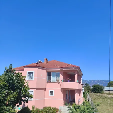 ホームステイ Pogradec Vacation *